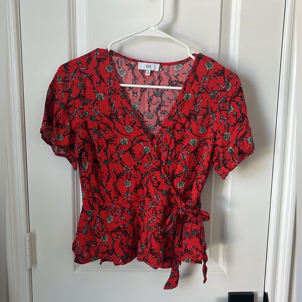 Red Crop Top w Flare Detail - Floral - S